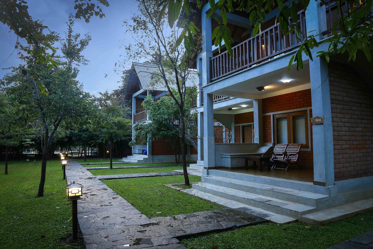 Elephas Resort & Spa シギリヤ エクステリア 写真