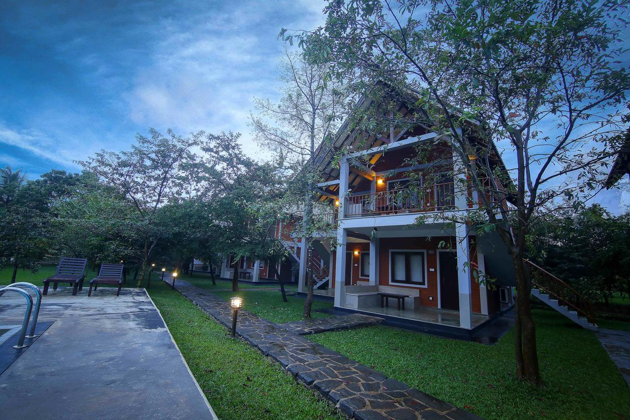 Elephas Resort & Spa シギリヤ エクステリア 写真